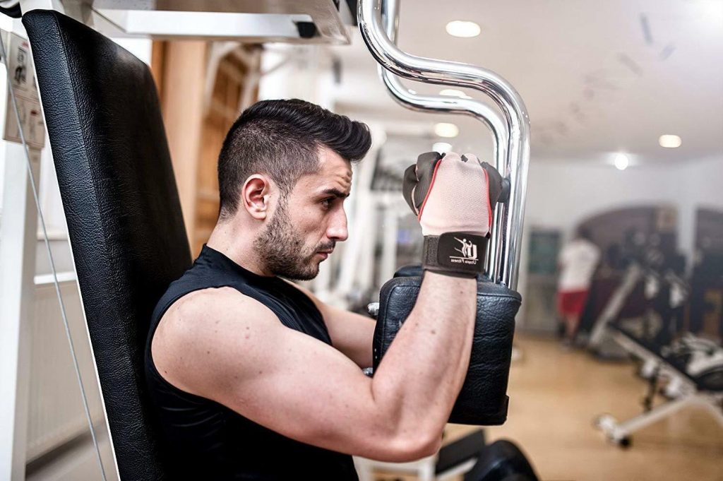 gym-gloves-workout-weight-lifting-exercise-sport-v-643021349-1024×681