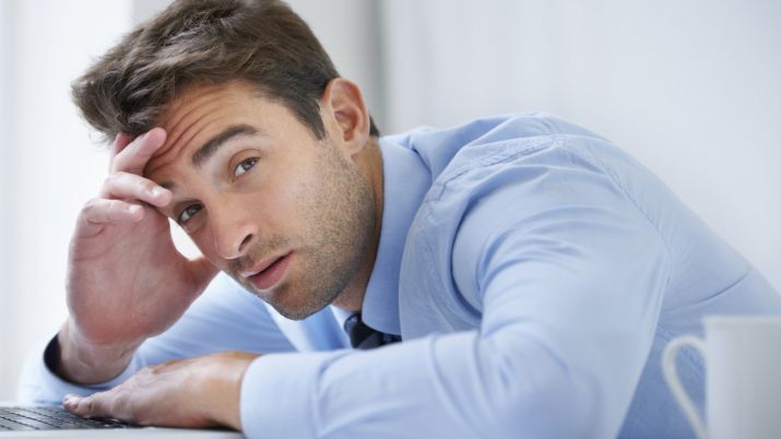 stressed-man-at-work-l1fy86-1529836115